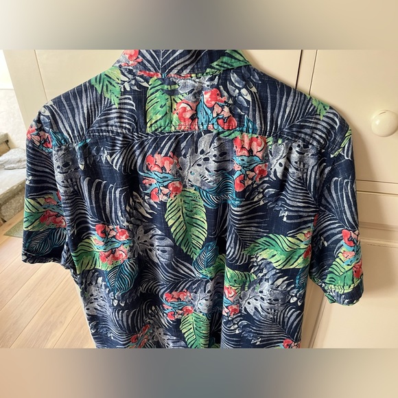 Excellent IZOD XL cotton tropical coastal short sleeve button down barely worn - Picture 8 of 9
